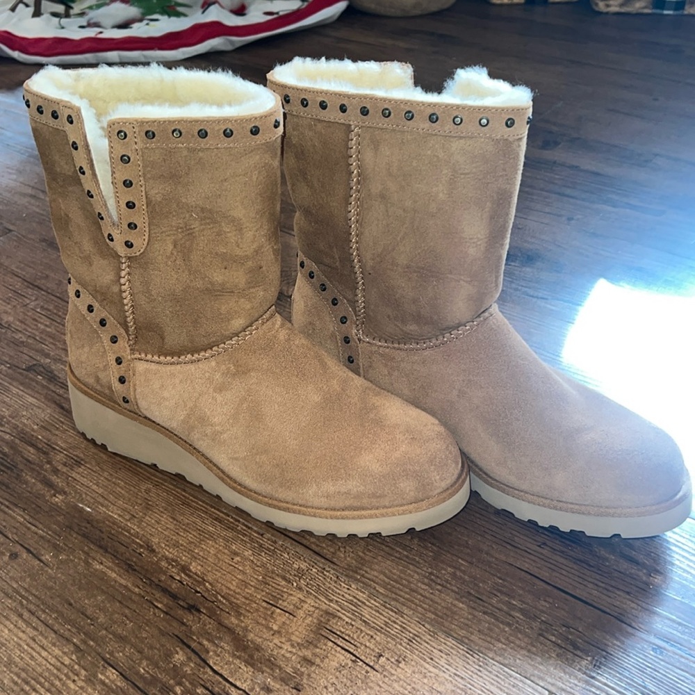UGG Cyd Boots
